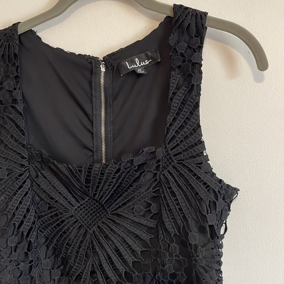 LBD Lace Shift Dress Med Black Eyelet Mini Lulus Classy Evening Contemporary - Picture 9 of 15